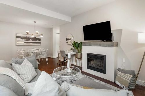78-728 W 14th St, North Vancouver, BC, V7M0A8 | Card Image