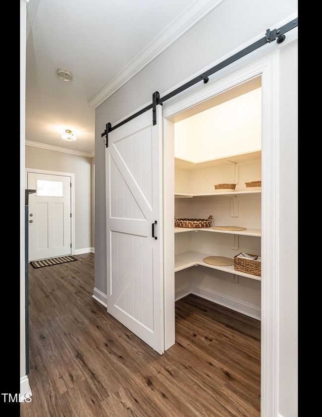 Pantry | Image 12