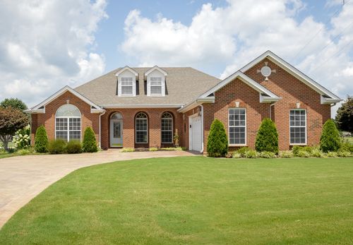 218 Plantation Springs Dr, Florence, AL, 35630-8920 | Card Image