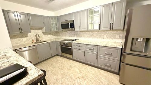 apt-3n-1004 Paradise Rd, Swampscott, MA, 01907-1302 | Card Image