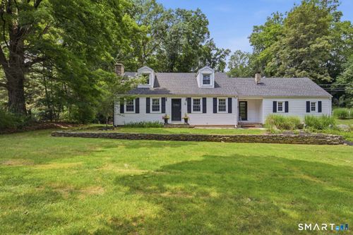 16 Ramblewood Dr, Branford, CT, 06405-2717 | Card Image