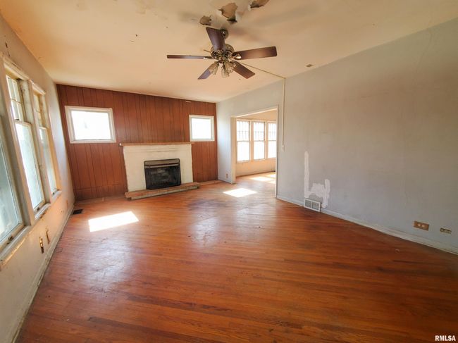 912 Cedar St, House other with 3 bedrooms, 1 bathrooms and null parking in Muscatine IA | Image 6