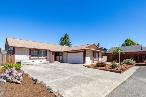 1029 Ely Blvd S, Petaluma, CA, 94954-5754 | Card Image