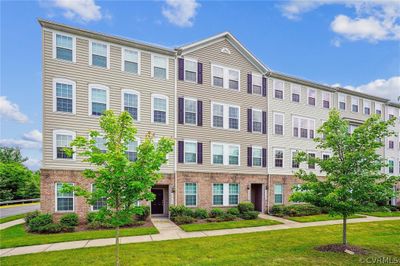 14756 Malloy Court, Condo with 3 bedrooms, 2 bathrooms and null parking in Woodbridge VA | Image 1