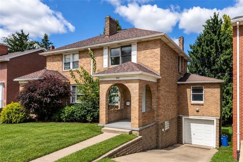 3992 Beechwood Blvd, Pittsburgh, PA, 15217-2616 | Card Image