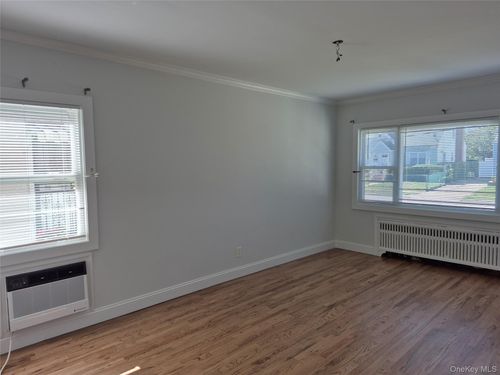 136 244th St, Rosedale, NY, 11422-1628 | Card Image