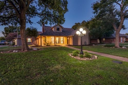 2209 Vicksburg Dr, Sachse, TX, 75048-3643 | Card Image