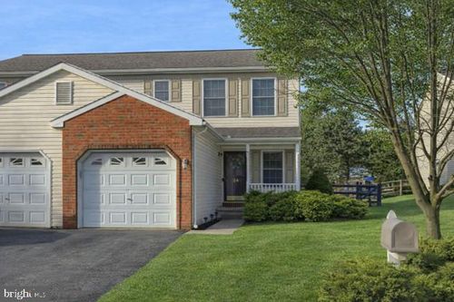 24 Grasshopper Ct, MYERSTOWN, PA, 17067-3113 | Card Image