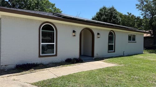 201 Fleetwood Court, Arlington, TX, 76014 | Card Image