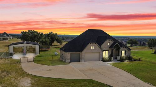 305 Monument Pl, Azle, TX, 76020-5172 | Card Image