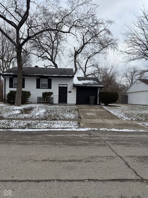 3851 Esquire Pl, Indianapolis, IN, 46226-5431 | Card Image