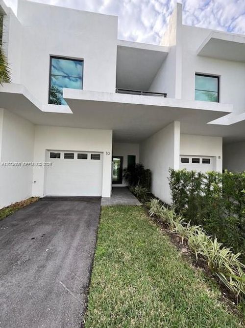 4-2511 Pierce Street, Hollywood, FL, 33020 | Card Image