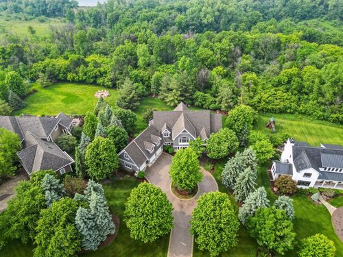 9726 Whistling Valley Rd, Lake Elmo, MN, 55042-4455 | Card Image