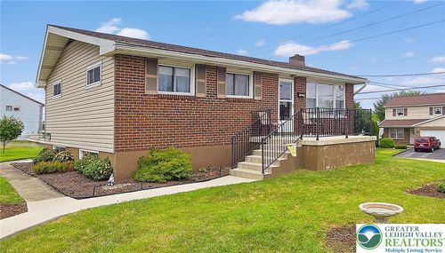 158 N 8th St, Coplay, PA, 18037-1615 | Card Image