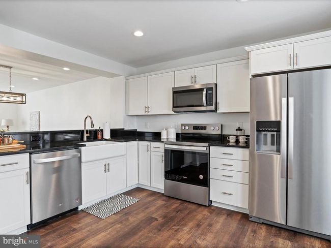 332 W 11 Th St, Townhouse with 3 bedrooms, 4 bathrooms and null parking in FRONT ROYAL VA | Image 4