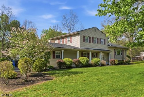 61 Queen Anne Dr, Basking Ridge, NJ, 07920-2317 | Card Image