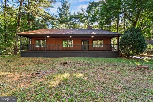 1526 Hankey Mountain Hwy, CHURCHVILLE, VA, 24421-2805 | Card Image