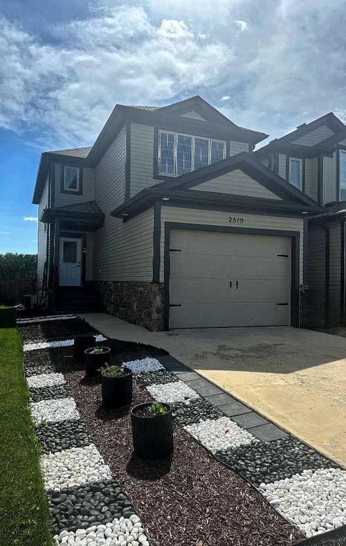 2519 6 Ave, Wainwright, AB, T9W0B9 | Card Image