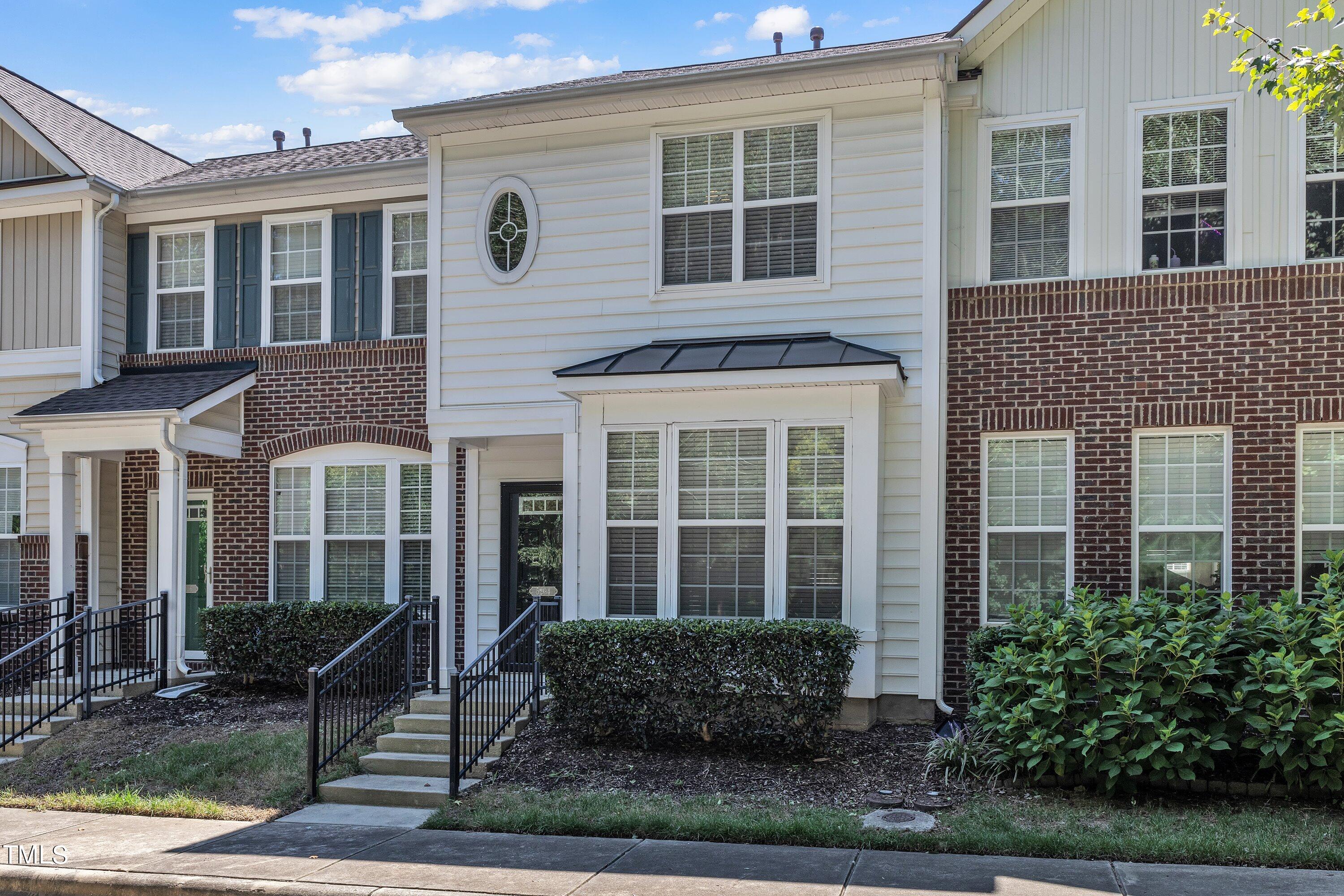 Moonview Ct, Raleigh, NC 27606