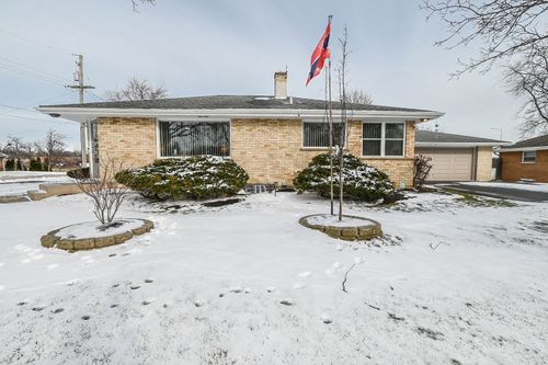 3877 Grandview Ave, Gurnee, IL, 60031-2372 | Card Image