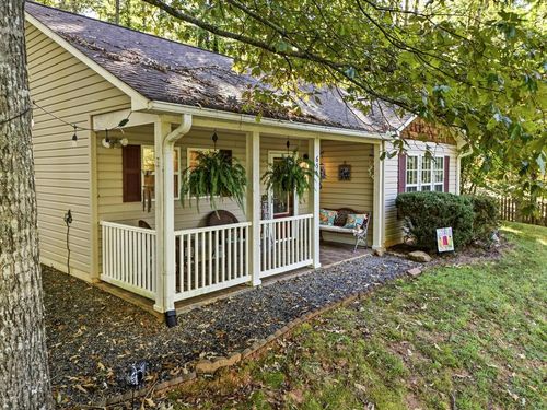 654 Ford Road, Warne, NC, 28909 | Card Image
