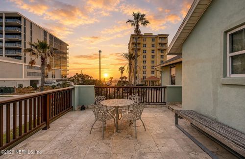 1510 1st St S, Jacksonville Beach, FL, 32250-6304 | Card Image