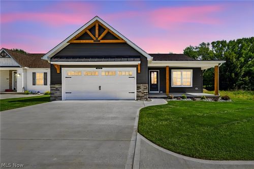 975 Lake Rd, Conneaut, OH, 44030-1277 | Card Image