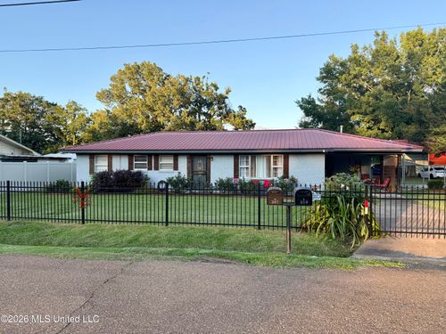 207 Coleman St, Winona, MS, 38967-2653 | Card Image