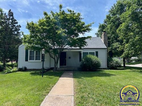 3017 Sw 11th St, Topeka, KS, 66604 | Card Image