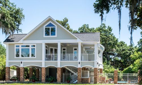 1085 Bayview Ave, Biloxi, MS, 39530-1721 | Card Image