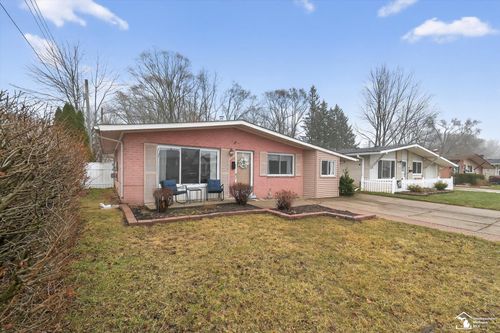 631 Forest St, Westland, MI, 48186-4511 | Card Image