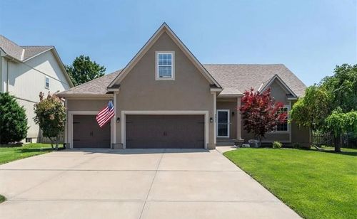 3311 Sw Regatta Dr, Lees Summit, MO, 64082-4082 | Card Image