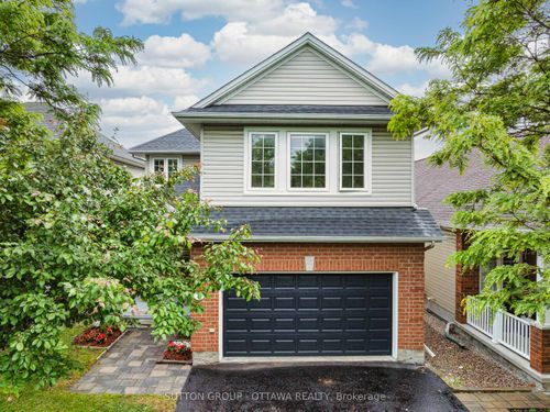 8 Dunn St, Kanata, ON, K2K3J8 | Card Image