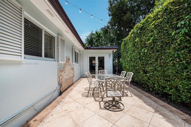 328 Alesio Ave, House other with 3 bedrooms, 2 bathrooms and null parking in Coral Gables FL | Image 21