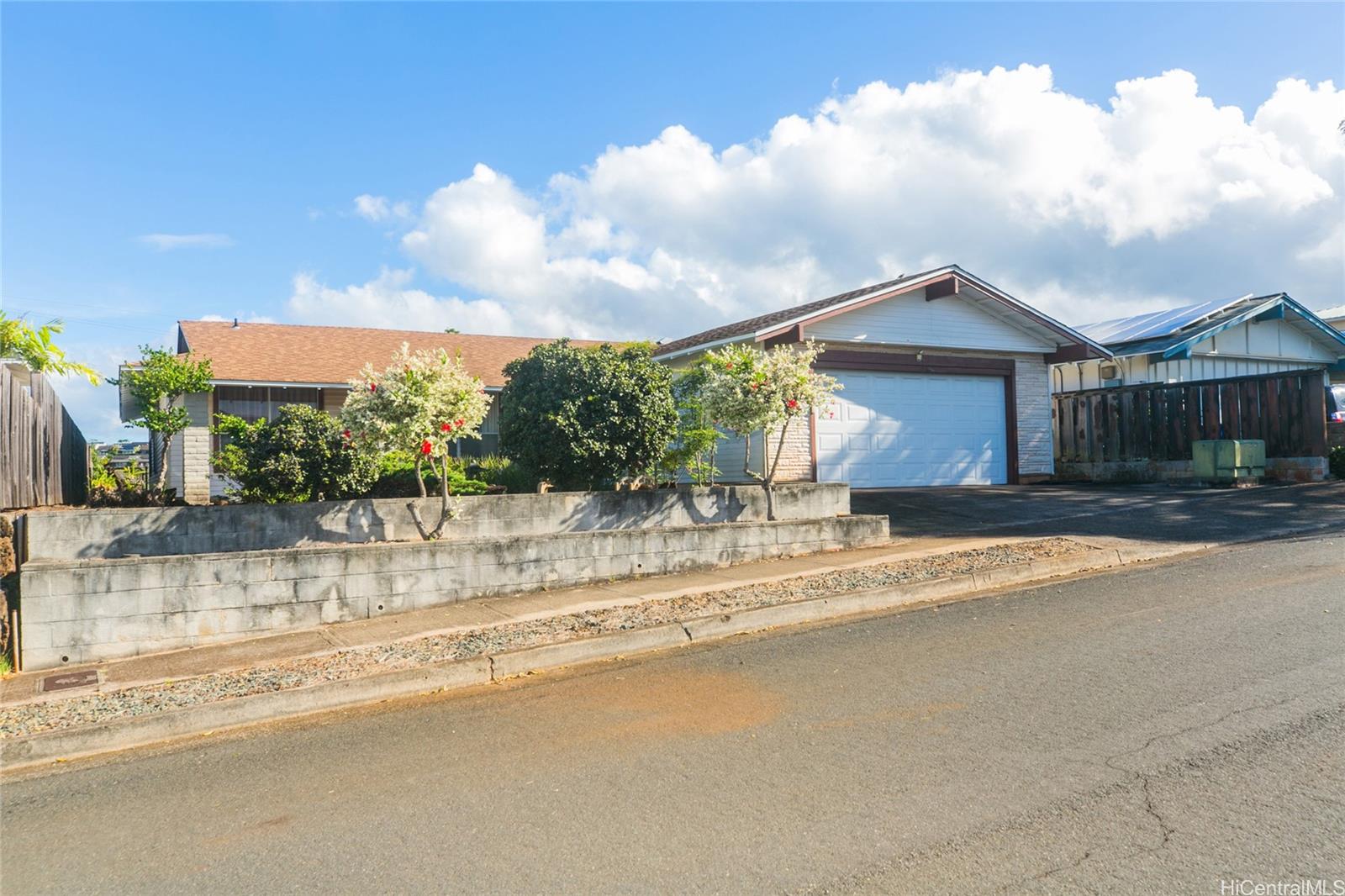Puaalii St, Aiea, HI 96701