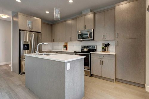 2-1914 25a Street Sw, Calgary, AB, T3E1Y5 | Card Image