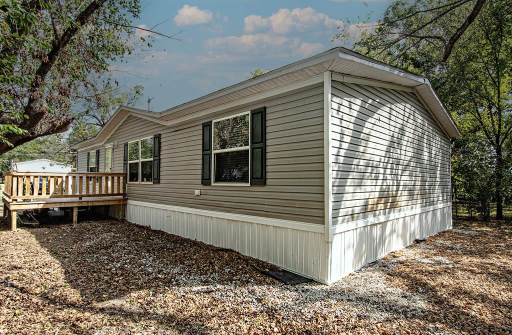 Paris St, Ladonia, TX 75449