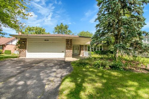 1040 E Grissom Dr, Palatine, IL, 60074-7235 | Card Image