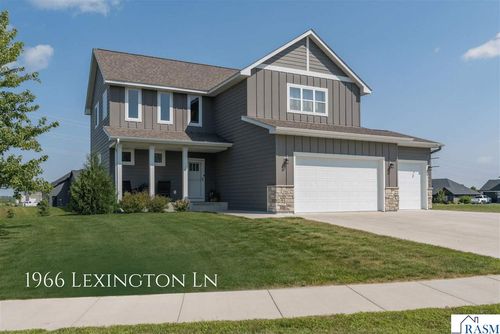 1966 Lexington Ln, North Mankato, MN, 56003-4271 | Card Image