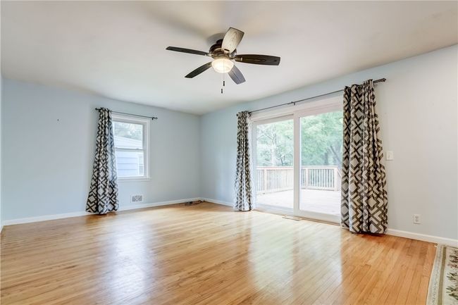 living room | Image 6