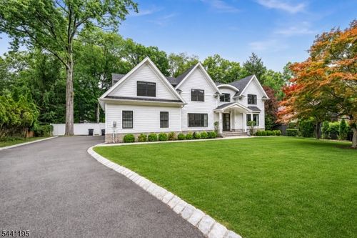 526 Track Ln, River Vale, NJ, 07675-6132 | Card Image