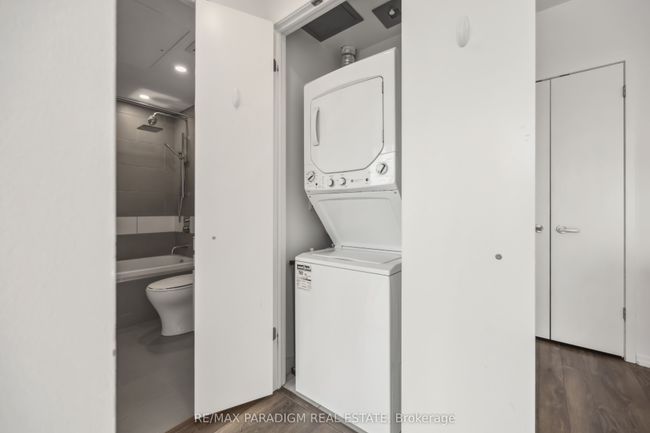 4301 - 197 Yonge St, Condo with 1 bedrooms, 1 bathrooms and null parking in Toronto ON | Image 23