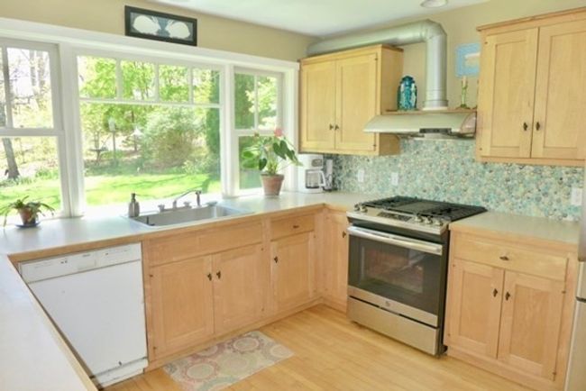 31 S Ridge Rd, House other with 3 bedrooms, 2 bathrooms and 2 parking in Chilmark MA | Image 6
