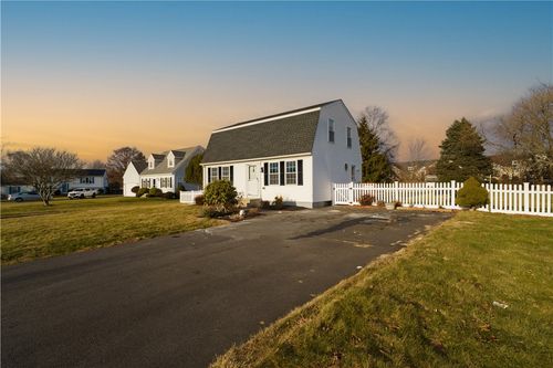 9 Sundown Lane, Middletown, RI, 02842 | Card Image