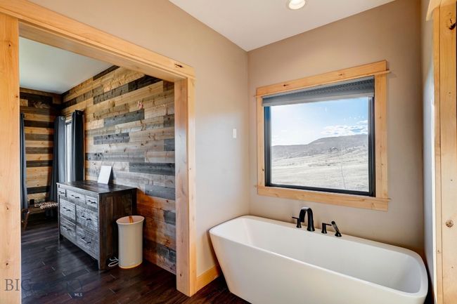 Master Soaker Tub | Image 23