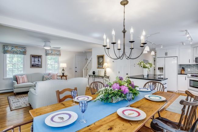 dine area | Image 29