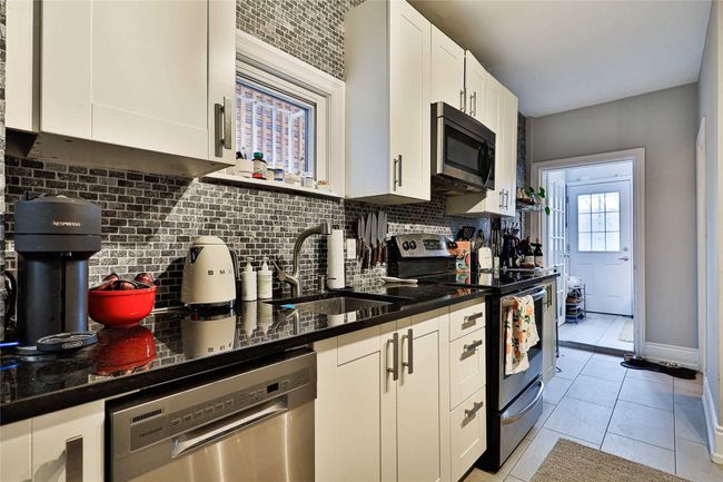 MAIN - 124 Argyle St, Home with 1 bedrooms, 1 bathrooms and 1 parking in Toronto ON | Image 12