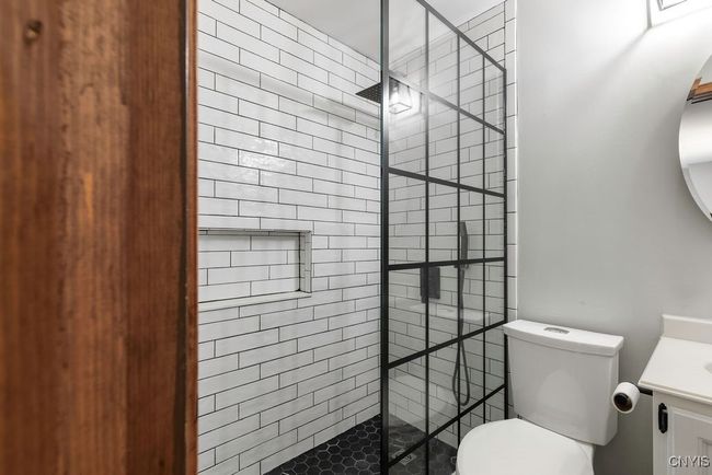 Primary Bath. | Image 29