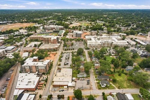 604 Rhett St, Greenville, SC, 29601-2438 | Card Image