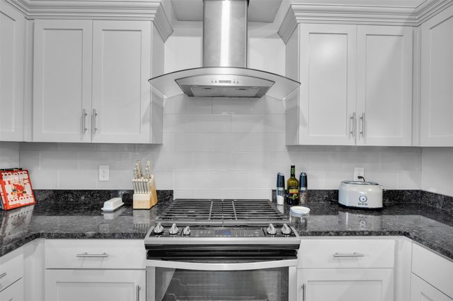 8705 Tudor Pl, Townhouse with 3 bedrooms, 3 bathrooms and null parking in Dallas TX | Image 11